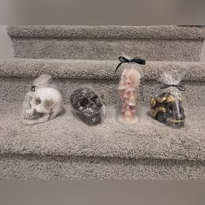 🟢4- New Skull Candles in White Black Gold Wax melts Red